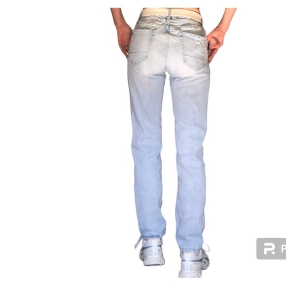 AERO  SLIM Straight Leg 32 Distressed Light Wash with stretch - Picture 3 of 10